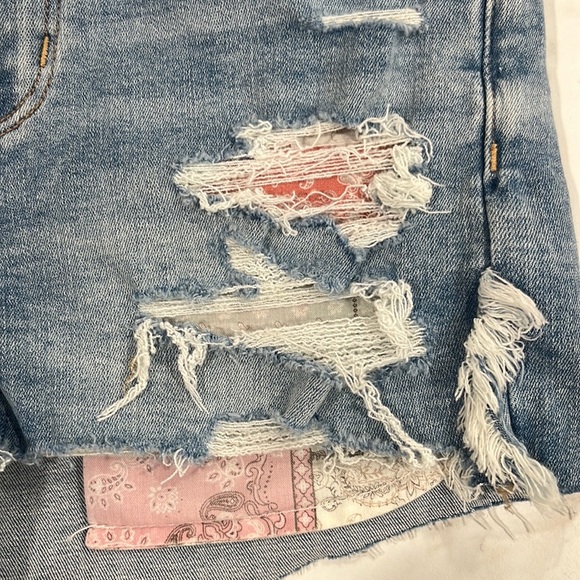 American Eagle Denim Shorts - Picture 4 of 5